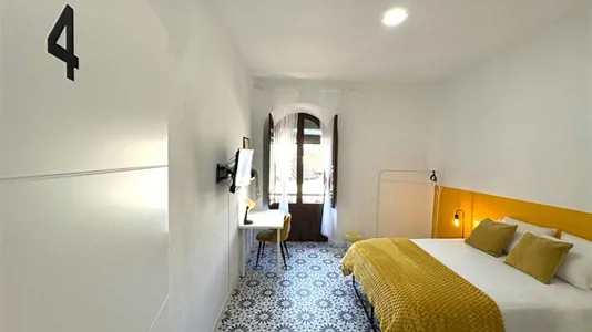 Rooms in Granada - photo 1