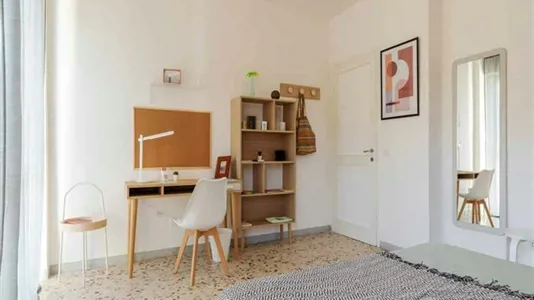 Rooms in Roma Municipio IV – Tiburtino - photo 3