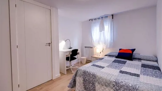 Rooms in Zaragoza - photo 2