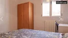 Room for rent, Madrid Retiro, Madrid, Calle de Valderribas