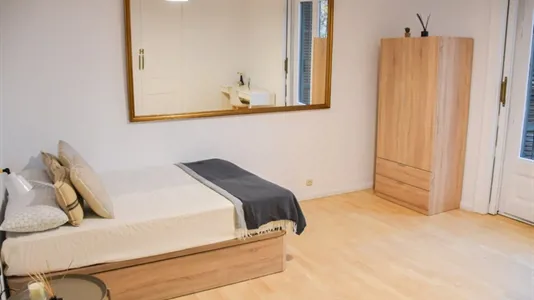 Rooms in Barcelona Eixample - photo 3