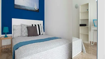 Room for rent in Milano Zona 8 - Fiera, Gallaratese, Quarto Oggiaro, Milan