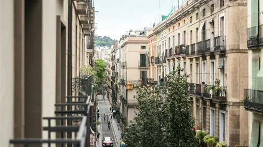 Rooms in Barcelona Ciutat Vella - photo 4