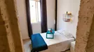 Room for rent, Valencia Ciutat Vella, Valencia (region), &lt;span class=&quot;blurred street&quot; onclick=&quot;ProcessAdRequest(13560984)&quot;&gt;&lt;span class=&quot;hint&quot;&gt;See streetname&lt;/span&gt;[xxxxxxxxxxxxx]&lt;/span&gt;