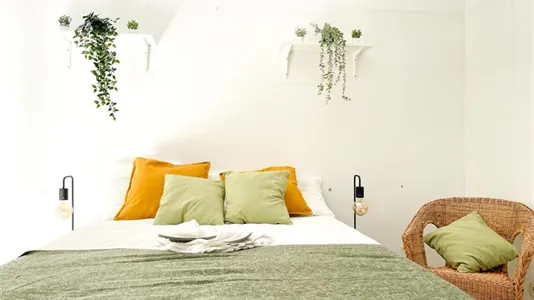 Rooms in Barcelona Ciutat Vella - photo 5