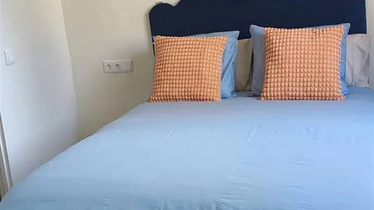 Rooms in Cornellà de Llobregat - photo 2