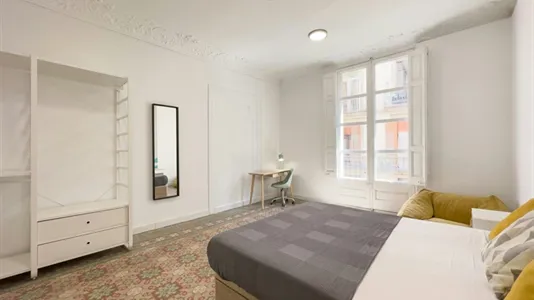 Rooms in Barcelona Ciutat Vella - photo 6