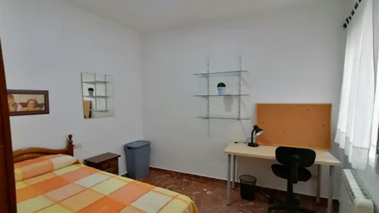 Rooms in Granada - photo 3