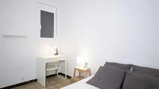 Rooms in Barcelona Eixample - photo 1