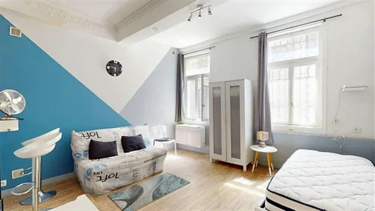 Apartments in Avignon - photo 2