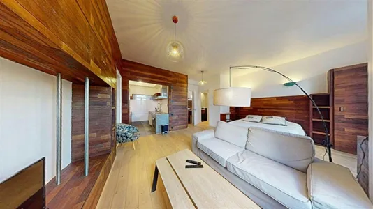 Apartments in Lyon - photo 2