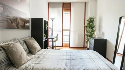 Room for rent in Milano Zona 6 - Barona, Lorenteggio, Milan