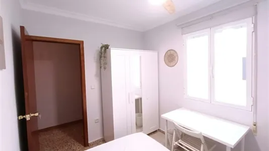 Rooms in Sevilla Casco Antiguo - photo 5
