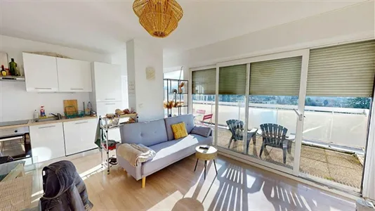 Rooms in Saint-Julien-en-Genevois - photo 10