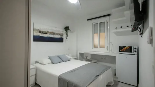 Rooms in El Prat de Llobregat - photo 1