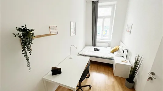 Rooms in Vienna Favoriten - photo 2