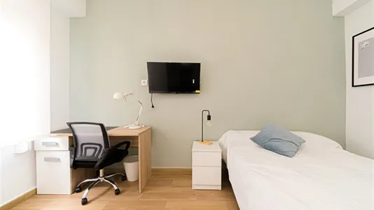 Rooms in Elche/Elx - photo 4