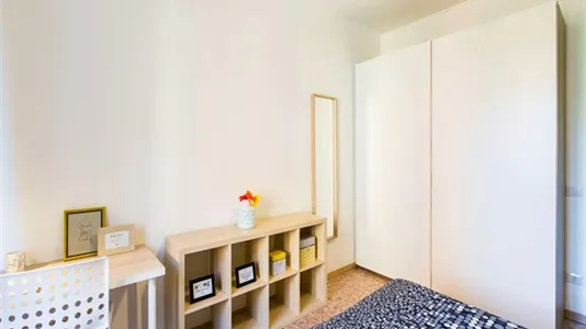 Rooms in Milano Zona 8 - Fiera, Gallaratese, Quarto Oggiaro - photo 4