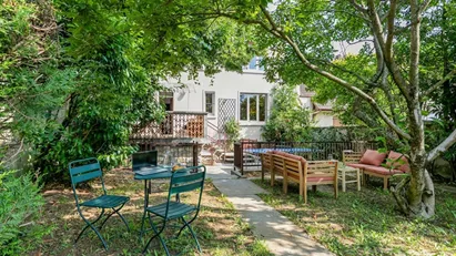 Room for rent in L'Haÿ-les-Roses, Île-de-France