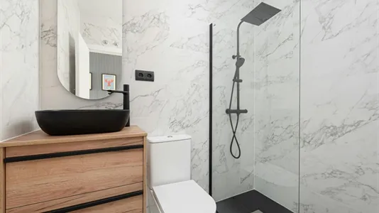 Rooms in Madrid Centro - photo 8