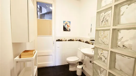 Rooms in Barcelona Eixample - photo 10