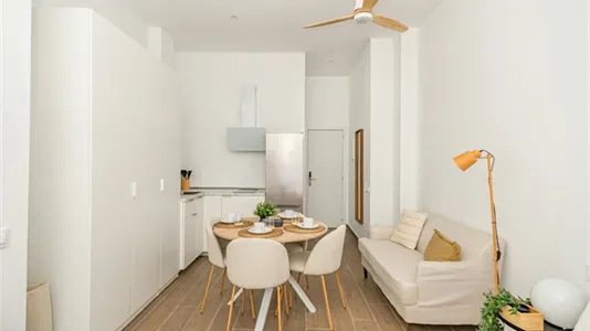 Rooms in Madrid Usera - photo 1