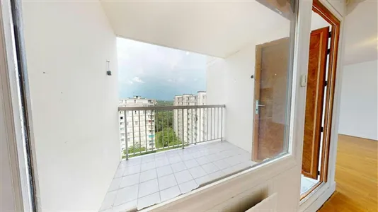 Apartments in Lyon - photo 2