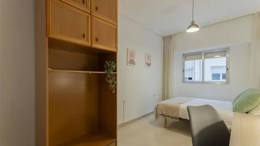 Rooms in la Fontsanta - photo 1