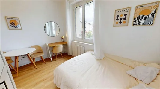 Rooms in Saint-Julien-en-Genevois - photo 2