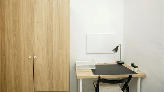 Rooms in Badalona - photo 2