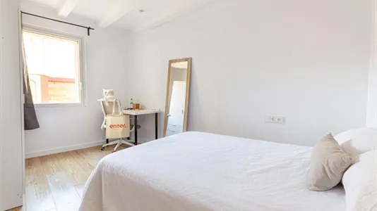 Rooms in Barcelona Sants-Montjuïc - photo 5