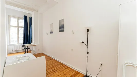 Rooms in Berlin Charlottenburg-Wilmersdorf - photo 4