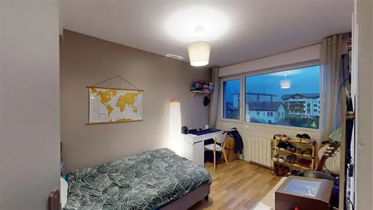 Rooms in Saint-Julien-en-Genevois - photo 3