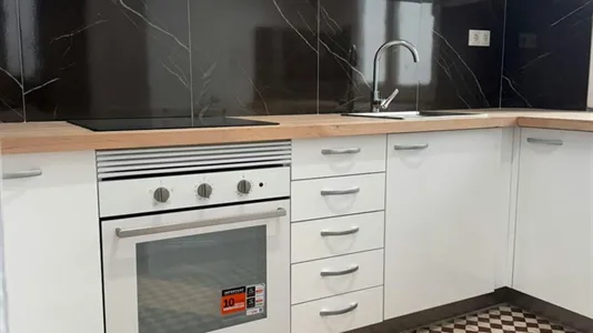 Rooms in Barcelona Ciutat Vella - photo 8