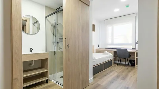 Rooms in Madrid Moncloa-Aravaca - photo 1