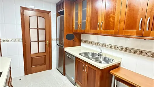 Rooms in Córdoba - photo 4