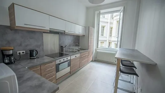 Rooms in Saint-Étienne - photo 3