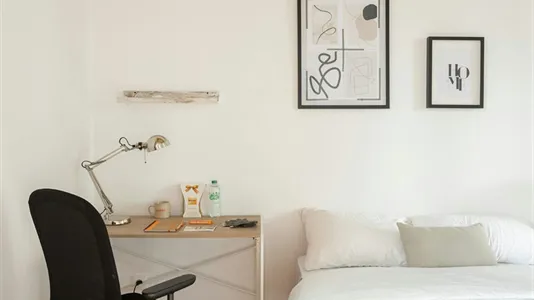 Rooms in Barcelona Ciutat Vella - photo 6