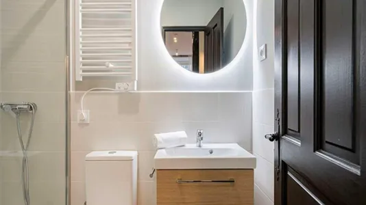 Rooms in Madrid Centro - photo 8