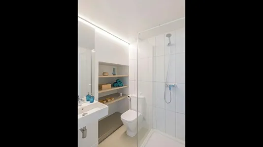 Rooms in Badalona - photo 8