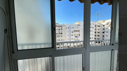 Rooms in el Camí de Vera - photo 3