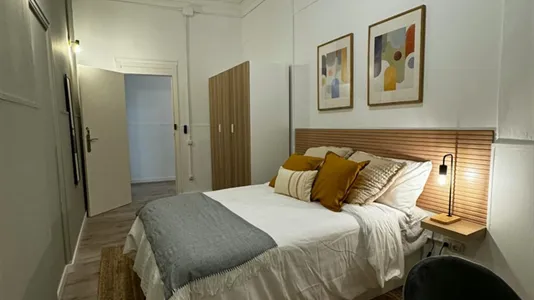 Rooms in Barcelona Eixample - photo 3