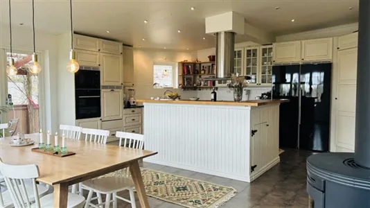 Houses in Huddinge - photo 1