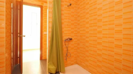 Rooms in Barcelona Ciutat Vella - photo 6