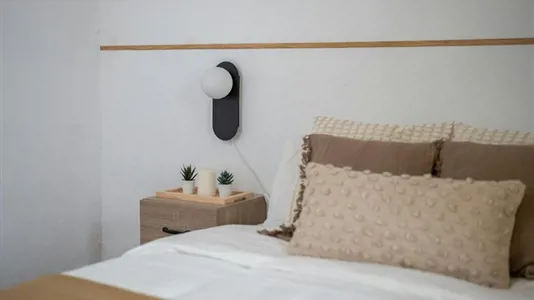 Rooms in Barcelona Ciutat Vella - photo 3