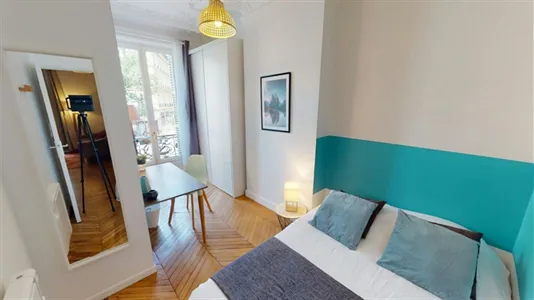 Rooms in Paris 8ème arrondissement - photo 2