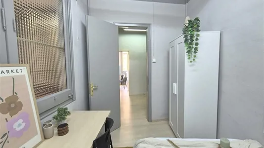 Rooms in Barcelona Ciutat Vella - photo 3