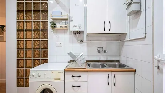 Rooms in Madrid Centro - photo 9