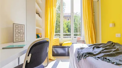 Room for rent in Milano Zona 4 - Vittoria, Forlanini, Milan