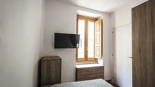 Apartments in Valencia Ciutat Vella - photo 2